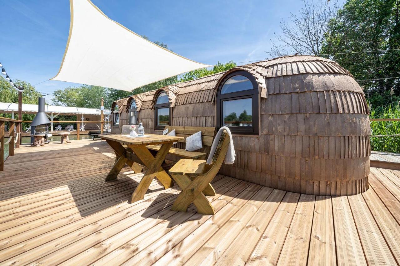 Lieblingsplatz Parey - Schwimmendes Iglu Hotell Exteriör bild