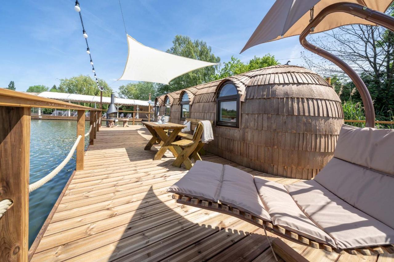 Lieblingsplatz Parey - Schwimmendes Iglu Hotell Exteriör bild