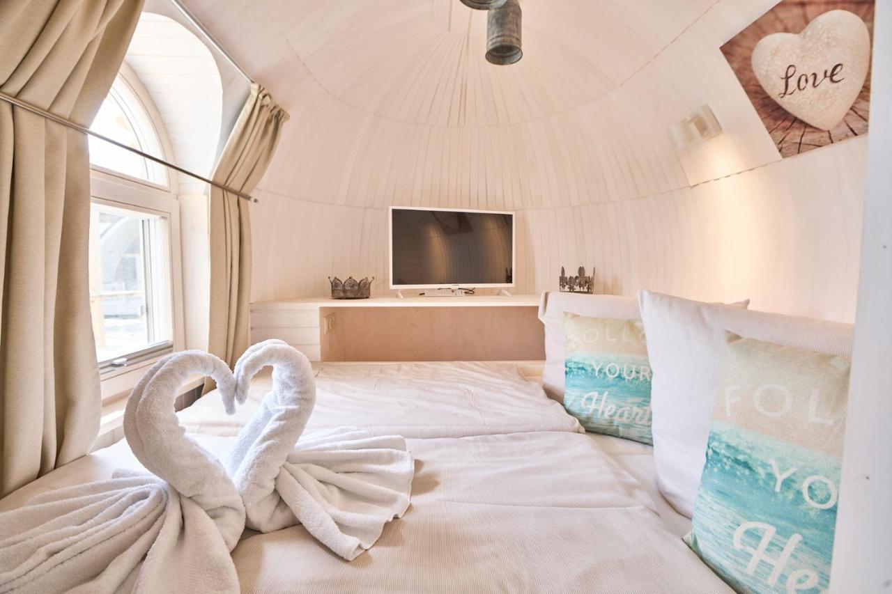 Lieblingsplatz Parey - Schwimmendes Iglu Hotell Exteriör bild